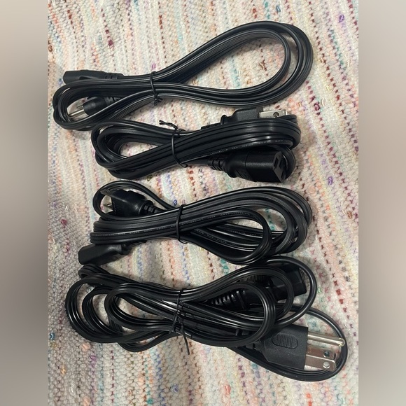 Longwell (LS-13) 10-Amp/125-Volt Power
SupplyCableBlack(E55349)
$15/each
6' Long - Picture 1 of 4